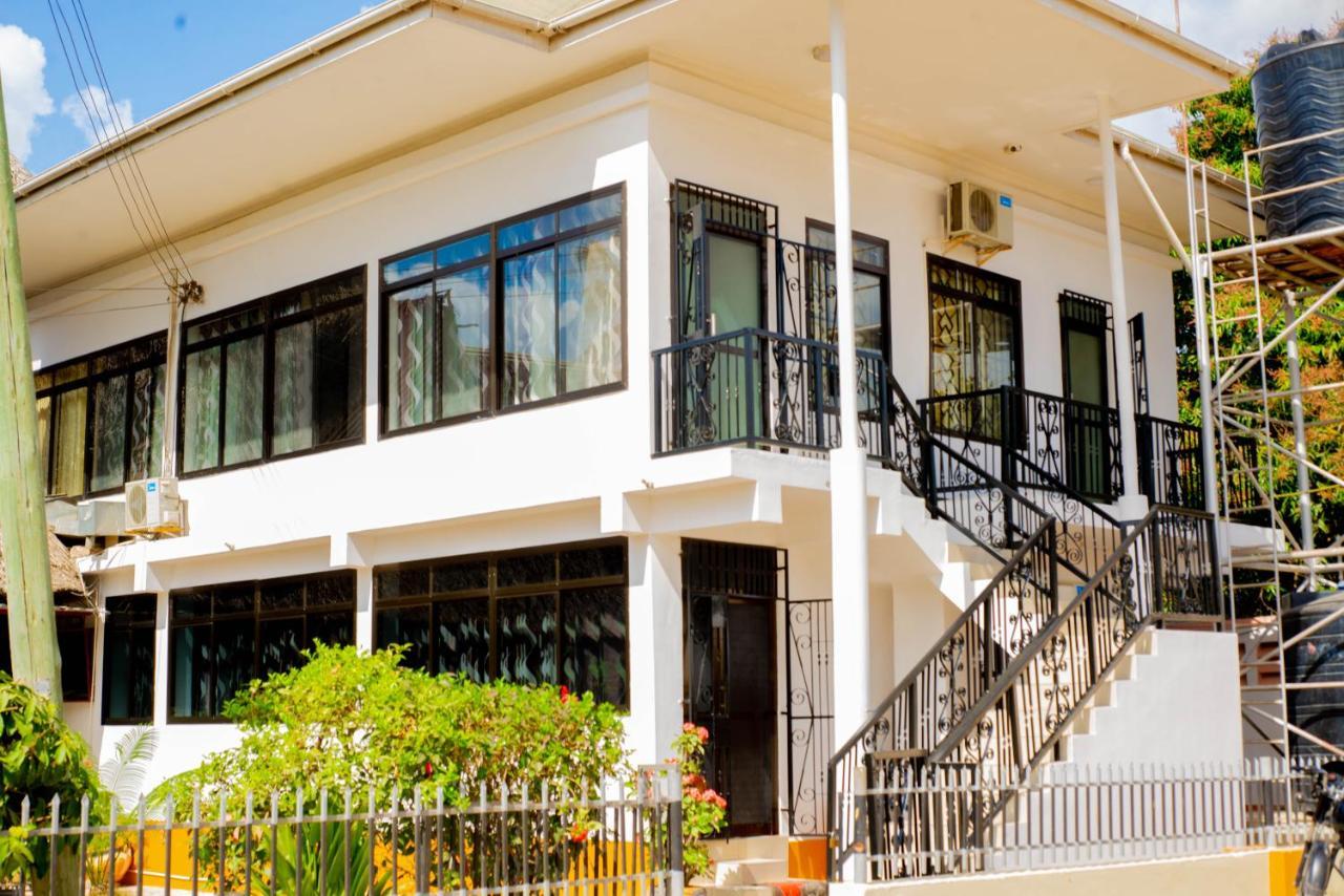 Flamingo Hotel Kinyerezi 다르에스살람 외부 사진